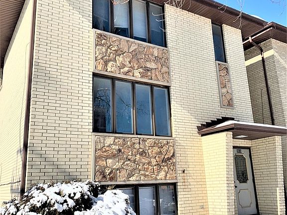 2nd image of 2818 N Natoma Ave Unit 1