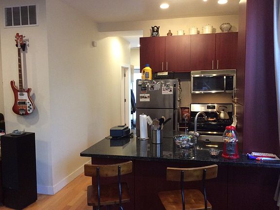 3rd image of 2130 W Armitage Ave #2