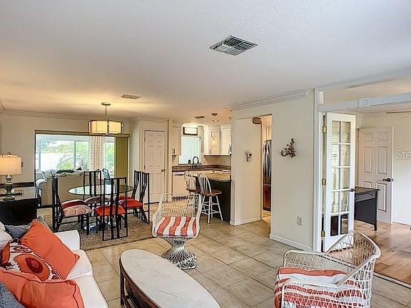 4th image of 533 Lake August Dr