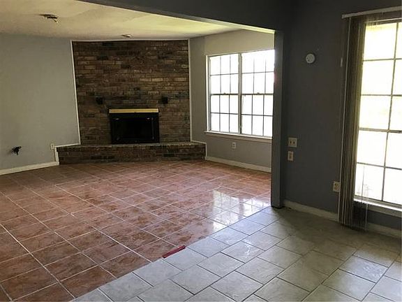 2nd image of 11 Heritage Ln #42