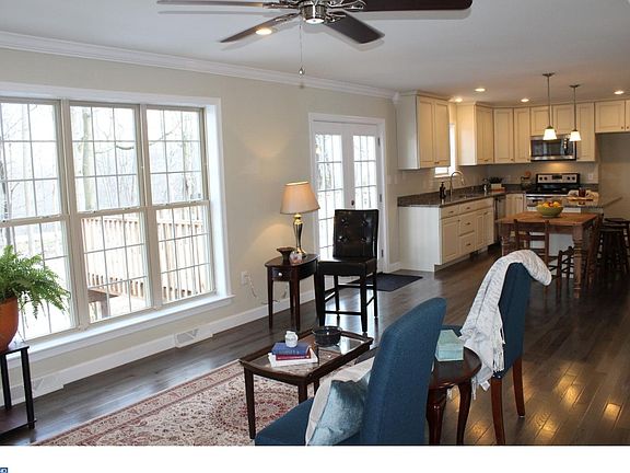 2nd image of 226 Paper Mill Cir