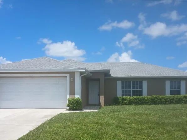 2034 NE 8th Pl, Cape Coral, FL 33909