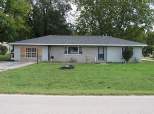 148 S Clompton St, Dadeville, MO 65635