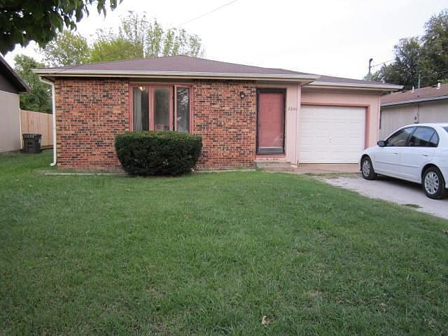 2nd image of 2844 N Summit Ave