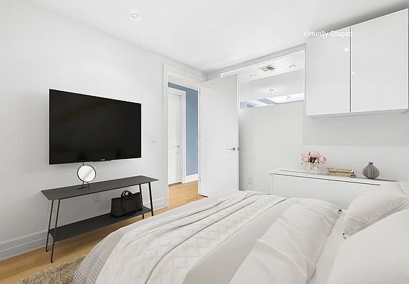 5th image of 110 Livingston St APT 12H