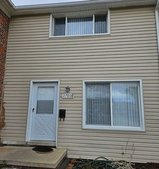 1st image of 27608 Evelyn Ct