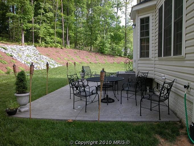 CONCRETE PATIO