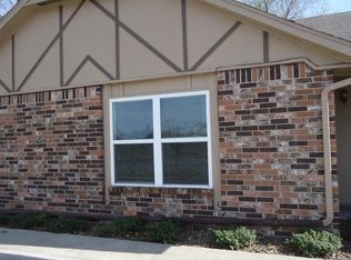 407 Tiger Blvd APT A, Bentonville, AR 72712