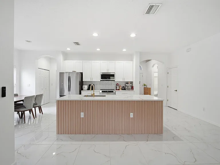 9821 Jasmine Brook Cir — Photo 11