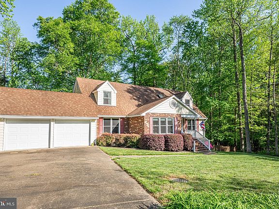 2nd image of 205 Chinaberry Dr