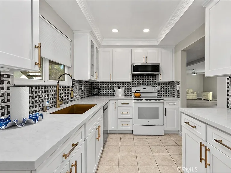 3242 San Amadeo #2A — Photo 1