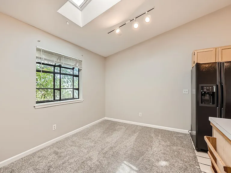691 Canyon Dr — Photo 16