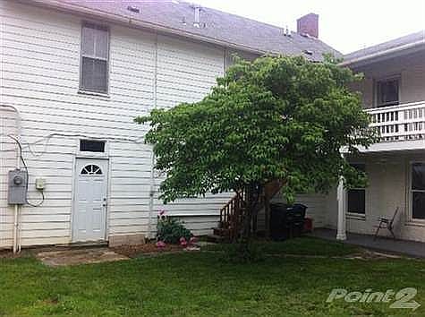 5th image of 413 W Broadway St