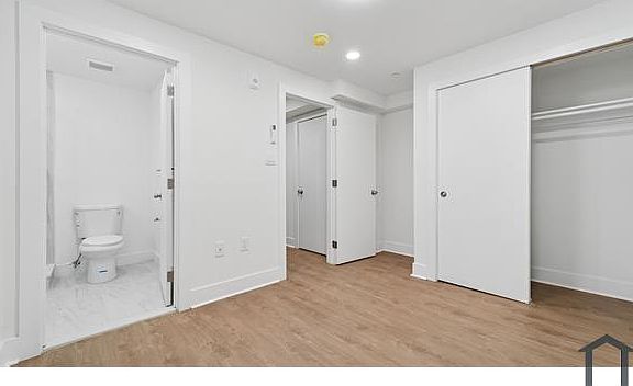 4th image of 812 W Roosevelt Blvd #2
