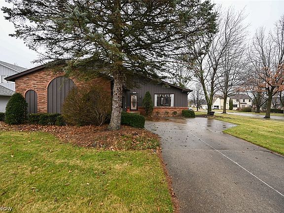 2nd image of 14881 Camden Dr