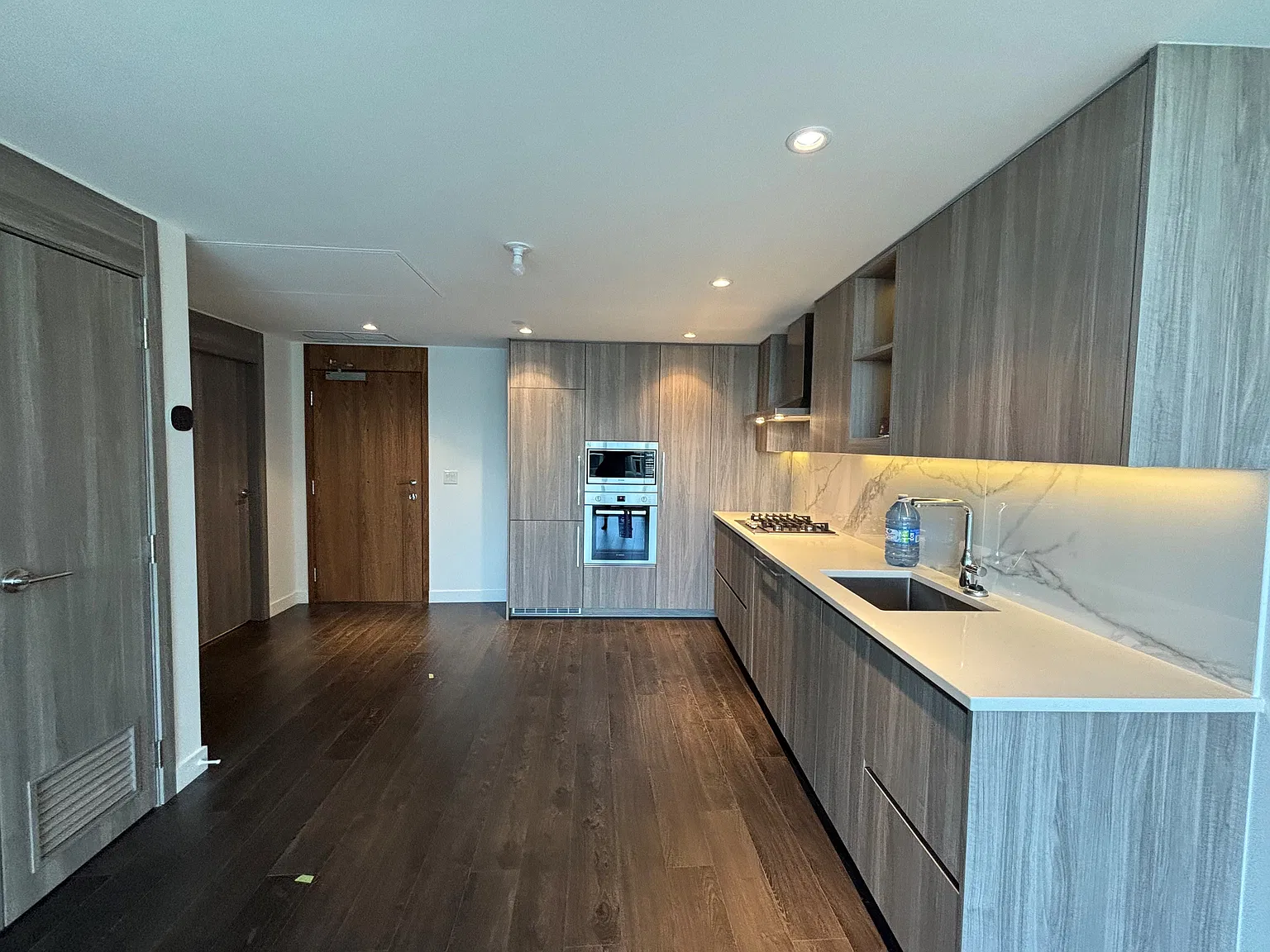 8671 Hazelbridge Way Richmond — Photo 3