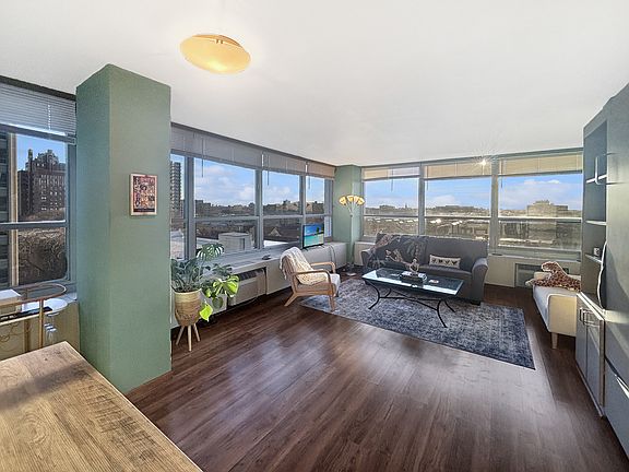 4th image of 3550 N Lake Shore Dr APT 727