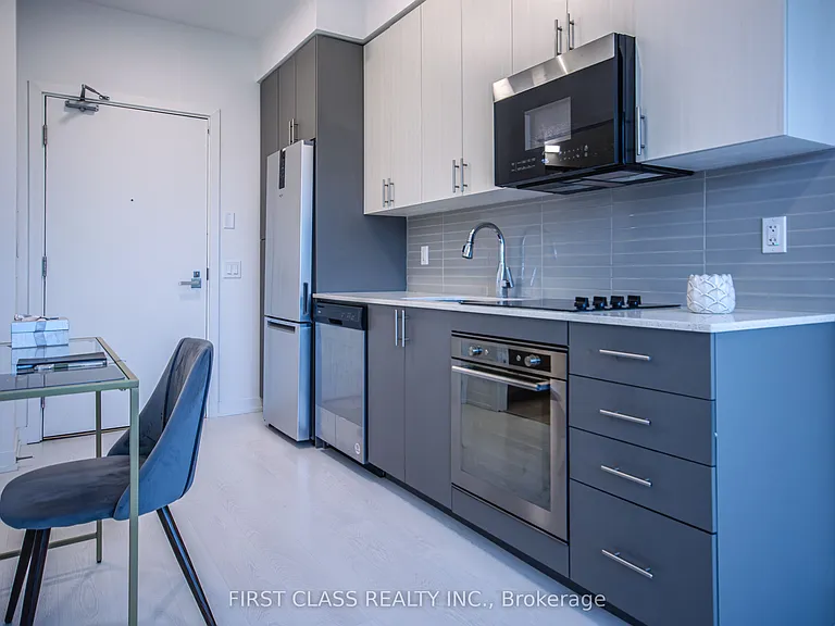 415 Main St W #701 — Photo 5