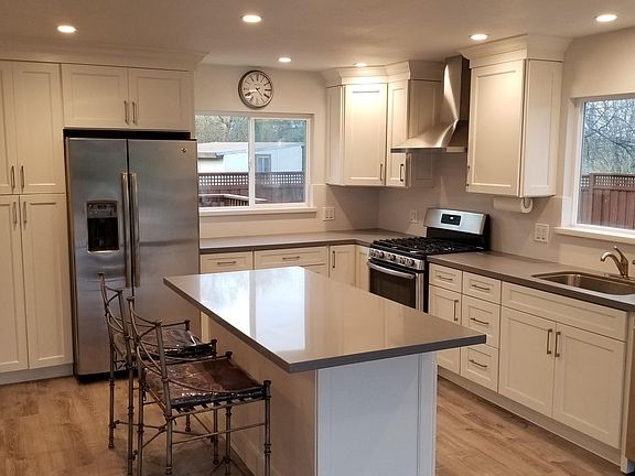 Newly Remodeled Kitchen