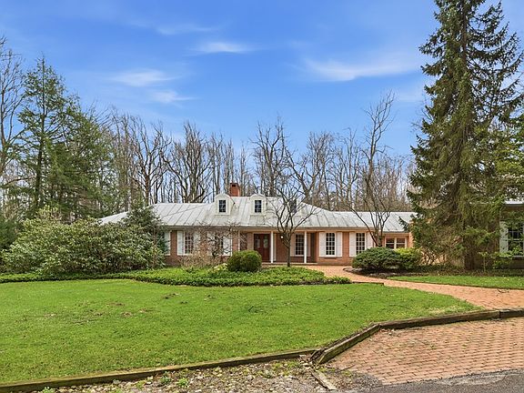 2nd image of 1805 Westover Ln