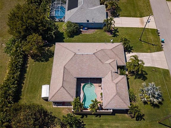 5th image of 2582 SW 27th St