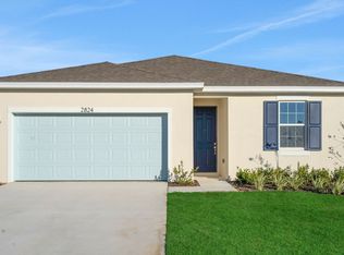 2824 Supermarine Rd, Tavares, FL 32778