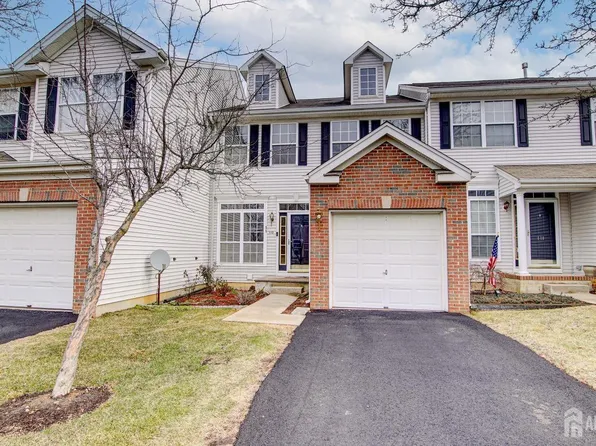 112 Giera Ct, Parlin, NJ 08859