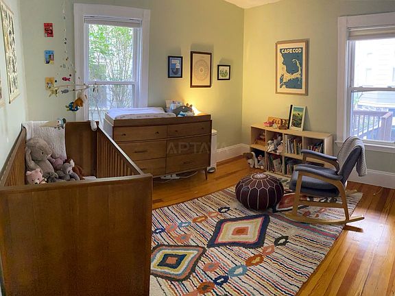 4th image of 20 School St #1