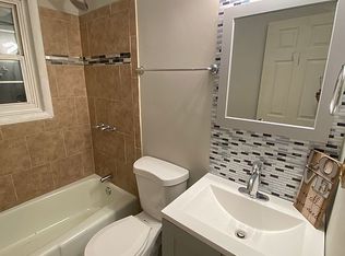 96 Buttercup Ln, White Stone, VA 22578