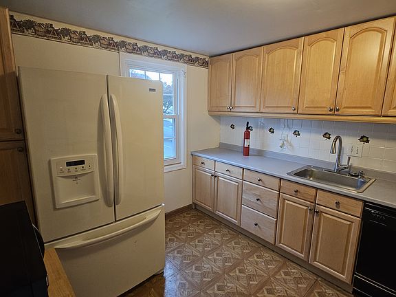 5th image of 4606 Central Park Dr