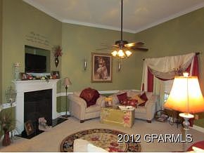 3rd image of 2117 Cherrytree Ln