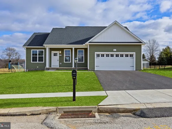 1828 Buck Hill Dr, York, PA 17408