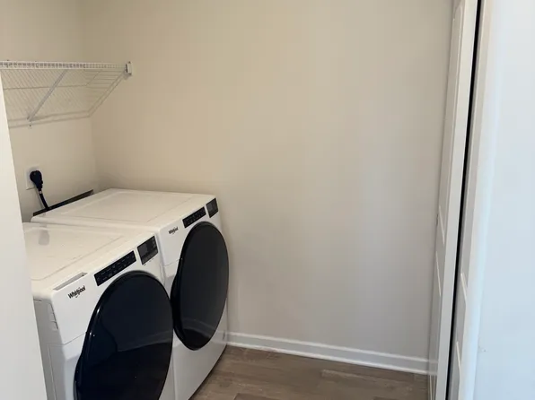 1197 Lake Forest Dr, Hebron, OH 43025