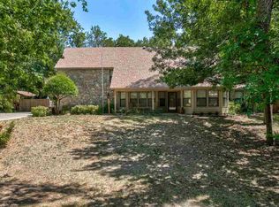 3217 NE Shelter Creek Dr, Lawton, OK 73507