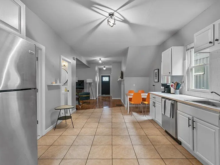 58 Vernon St #1 — Photo 17