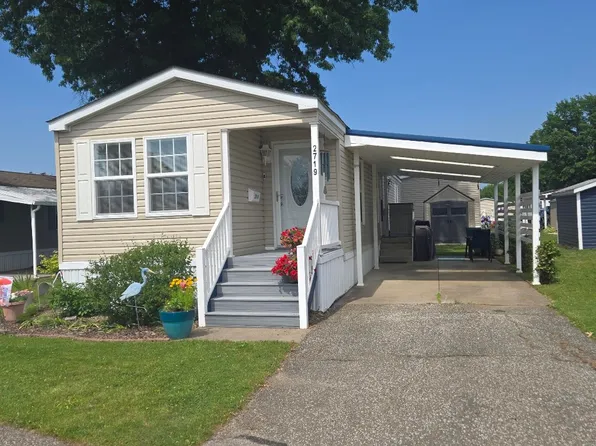 2719 Green Hill Dr, Erie, PA 16506