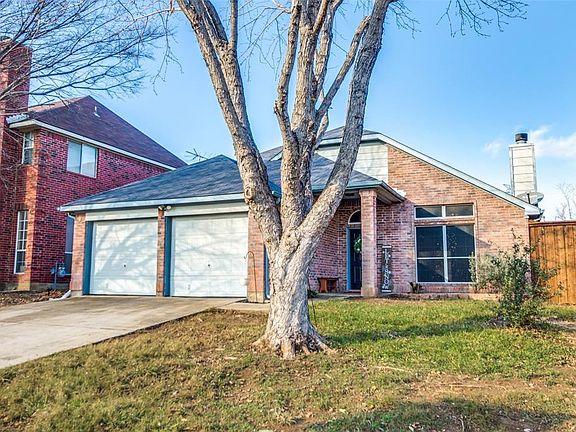 3rd image of 1411 Chinaberry Dr