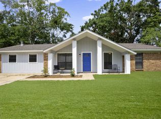 102 Leigh Cir, Ocean Springs, MS 39564