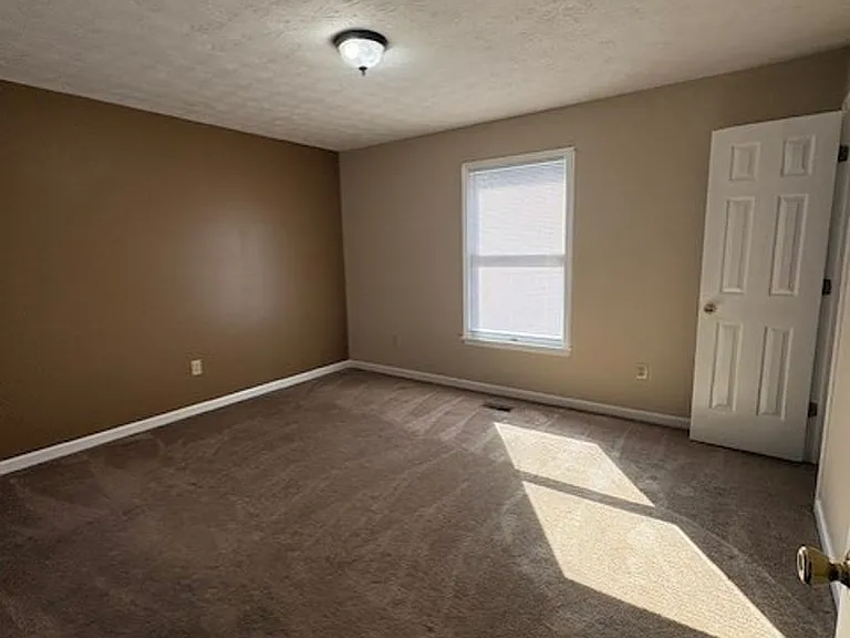 25146 York Dr #32 — Photo 6