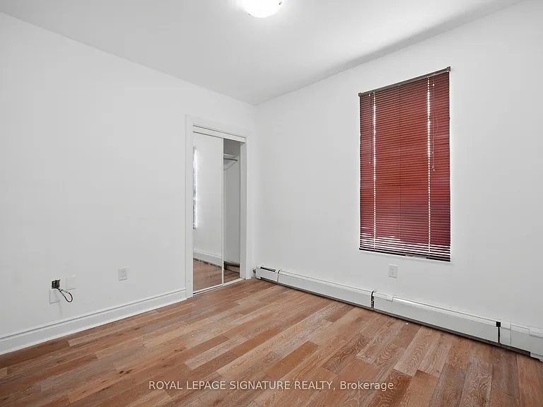 3331 Dundas St W — Photo 16