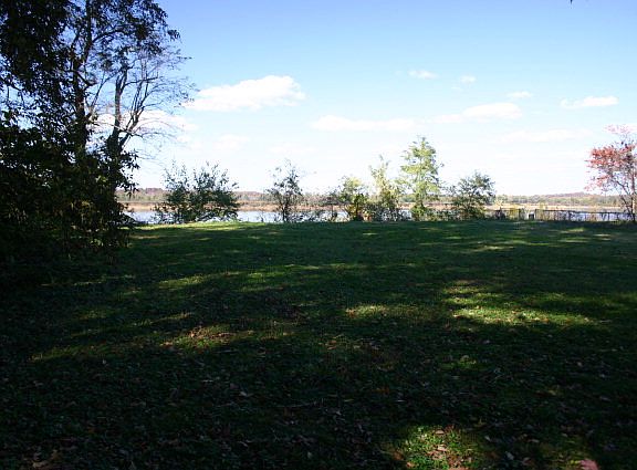 4th image of 115 4th St