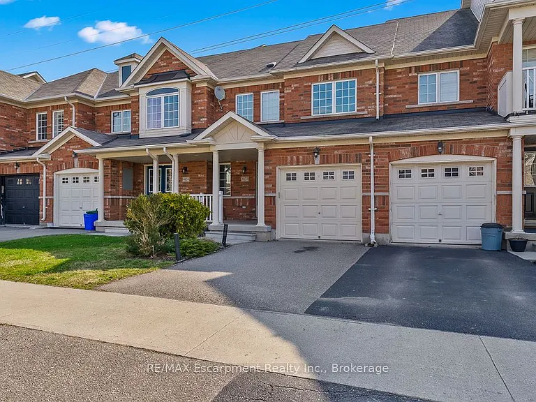 4832 Capri Cres — Photo 2