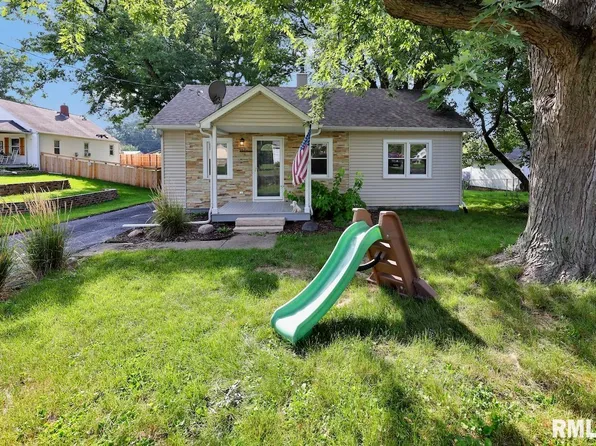 217 Theodore St, Washington, IL 61571