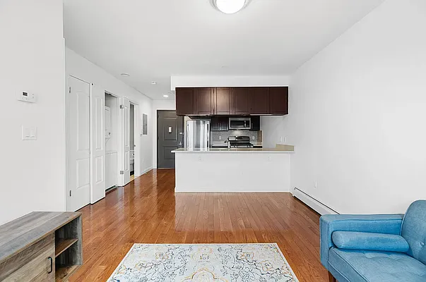 Rented by REAL New York | media 21