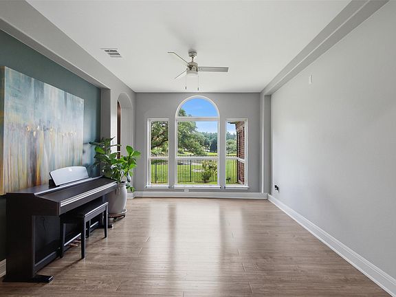 4th image of 129 Lake Whitney Ct