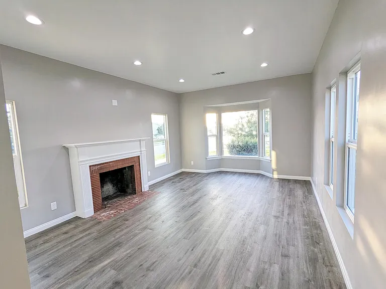 1835 W Colegrove Ave — Photo 4