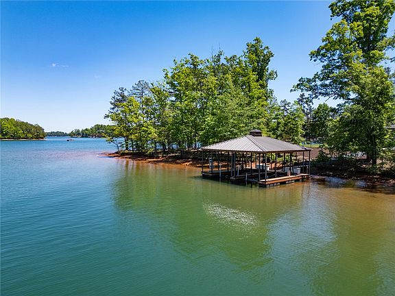 3rd image of 3021 Rock Point Dr
