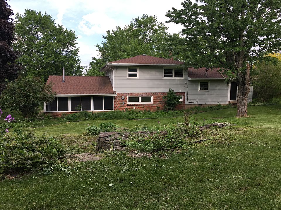REAR EXTERIOR 