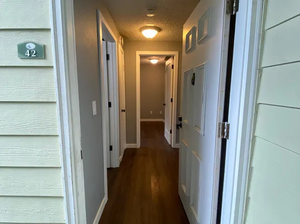 (undisclosed Address), Des Moines, WA 98198
