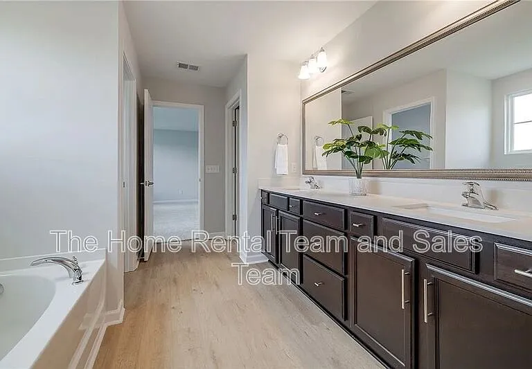 113 Fenway St — Photo 27